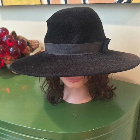 Peter Bettley London 100% black Rabbit fur hat - Picture 1 of 7